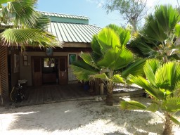 Die eigene Tauchbasis befindet sich im Zentrum vom Resort und ist von jeder Villa in nur wenigen Minuten erreichbar. Tolle Tauch- Spots liegen nur unweit der Insel.