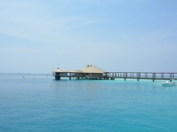 Hurawalhi Island & Spa, 5.8 Underwater Restaurant Eingang