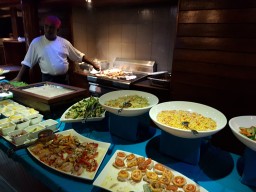 Mediterane & internationale Kulinarik mit Live- Cooking Stationen erleben die Gäste 