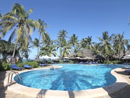 BREEZES Beach Club & Spa - Pool area