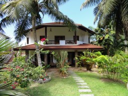 Le Duc de Praslin - Small but really lovely garden area in the Le Duc de Praslin.