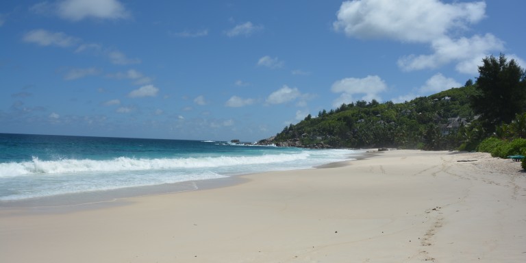 Banyan Tree Resort Seychelles Beach  - Banyan Tree Resort Seychelles Beach Impressions, the travertine fascinates by its colors and natural beauty